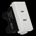 D 1 CONTACTO SENCILLO 2P 15A 127-250V BTICINO MX QZ5115S