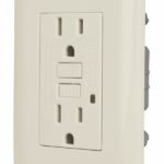 D 3 CONTACTO DOBLE ATERRIZADO COLOR MARFIL VOLTECH CODO-GFCII